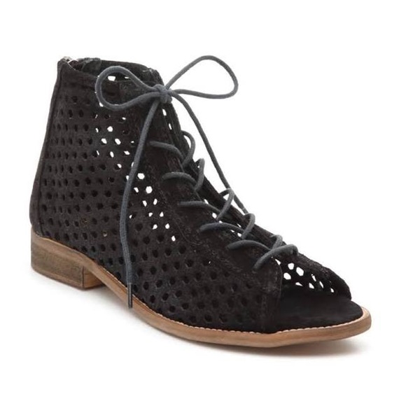 New! Musse & Cloud perforated black tie up booties,  size 38, fits a 7 -… - Picture 3 of 10